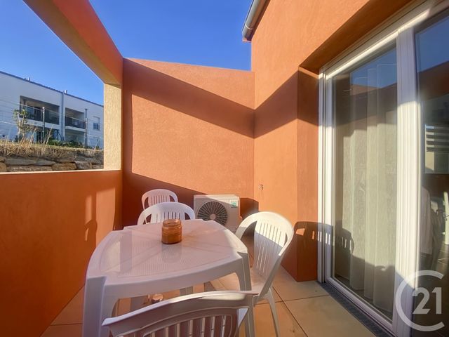 Appartement T2 à vendre - 2 pièces - 42.89 m2 - SANARY SUR MER - 83 - PROVENCE-ALPES-COTE-D-AZUR - Century 21 Immobilière Charlemagne