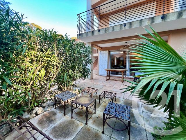 Appartement T3 à vendre - 4 pièces - 76.0 m2 - SANARY SUR MER - 83 - PROVENCE-ALPES-COTE-D-AZUR - Century 21 Immobilière Charlemagne